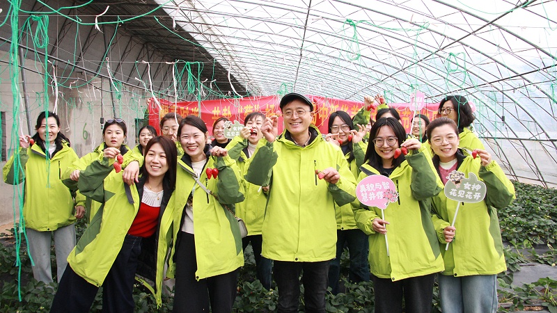 醒春時(shí)光，共赴“莓”好|青島中新華美塑料有限公司女神節(jié)活動(dòng)圓滿舉行